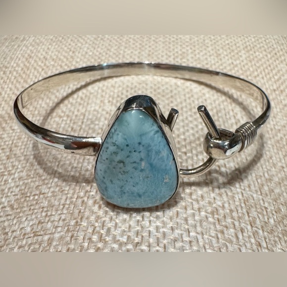 Larimar Teardrop .925 Sterling Silver Hook Bracelet Size 7.75 - Picture 1 of 4